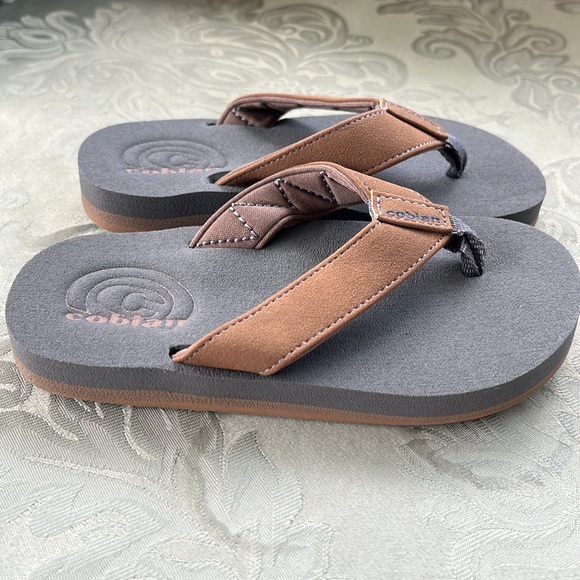 Cobian flip flop sandals - Picture 3 of 4